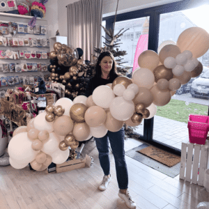 Gotowa biało beżowa girlanda balonowa 2m